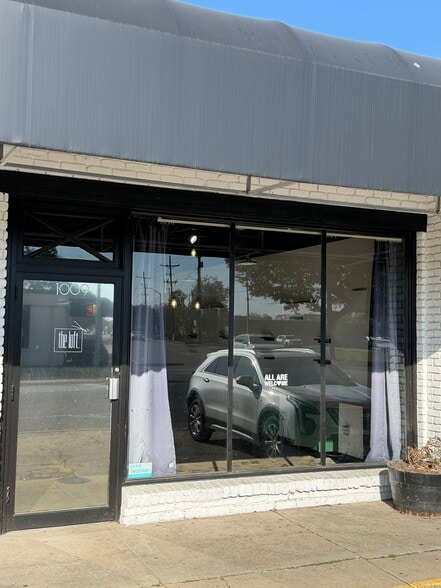 Primary Photo Of 1007-1009 E Saint Mary Blvd, Lafayette, Ln, Lafayette Storefront For Lease