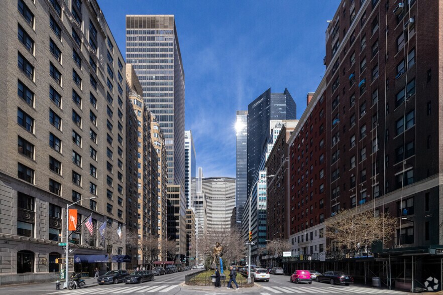 More Photos Of 100 Park Ave, New York Office For Lease