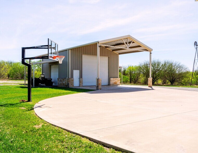 More Photos Of 1980 County Road 361, La Vernia Land For Sale