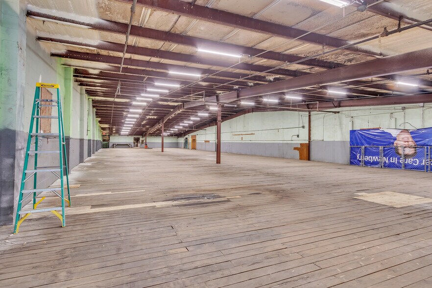 More Photos Of 121 Trotter Industrial Ln, Saluda Warehouse For Lease