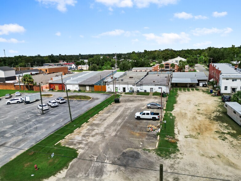 More Photos Of 20737 Central Ave, Blountstown Restaurant For Sale