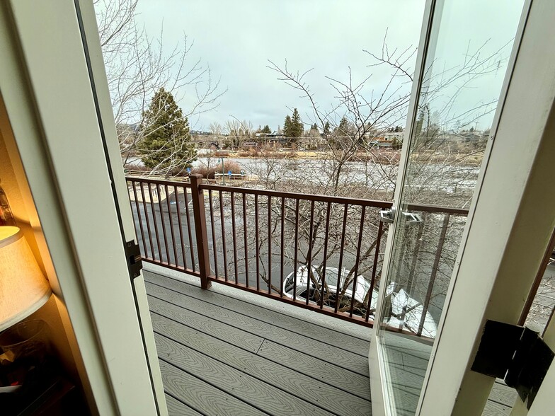 More Photos Of 151 SW Shevlin Hixon Dr, Bend Office For Sale