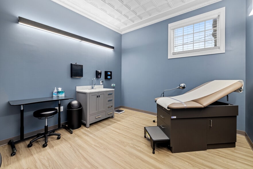 More Photos Of 14 Main St, Southborough Medical For Sale