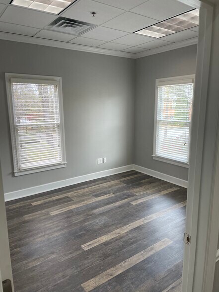 More Photos Of 595 Colonial Park Dr, Roswell Loft Creative Space For Lease