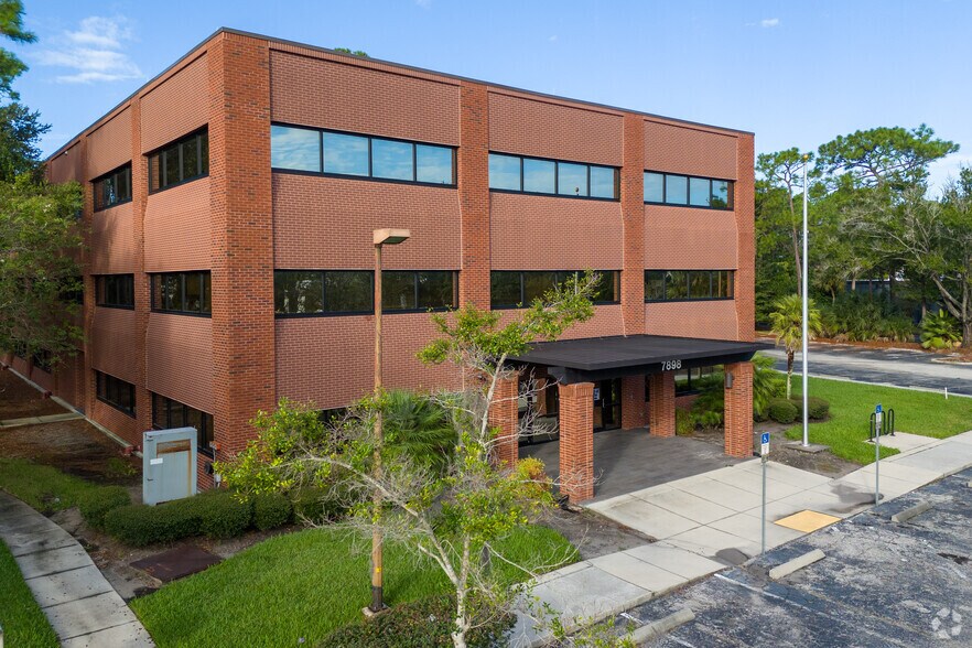 More Photos Of 7948 Baymeadows Way, Jacksonville Office For Lease