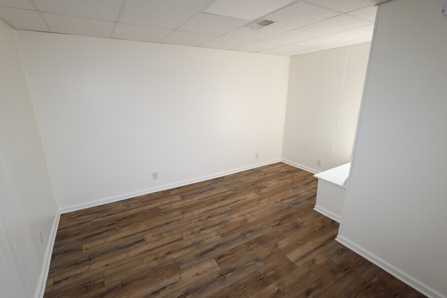 More Photos Of 101 W Main St, Syracuse Storefront Retail Residential For Sale
