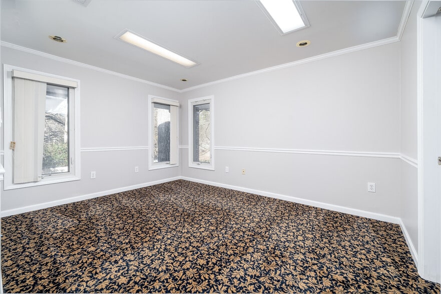 More Photos Of 3136 Clairmont Rd NE, Brookhaven Medical For Sale