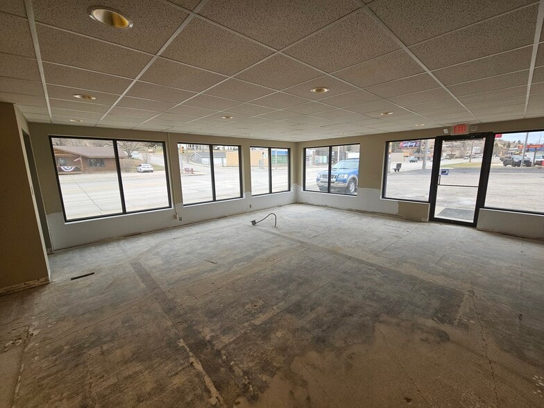 More Photos Of 907 Jackson Blvd, Rapid City Storefront Retail Office For Sale