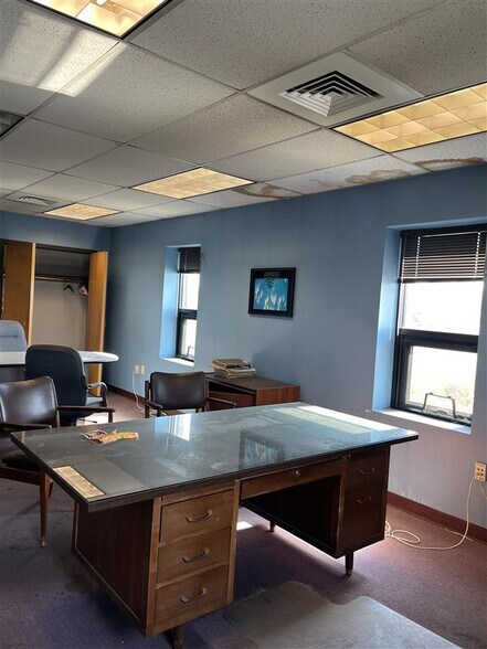 More Photos Of 75 Ransier Dr, Buffalo Truck Terminal For Sale