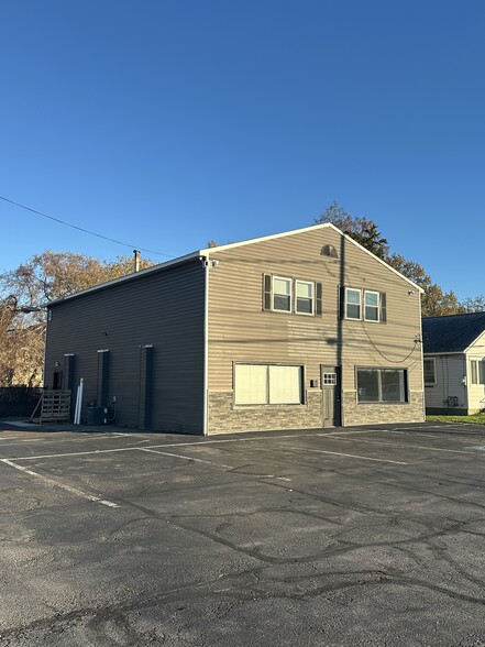 Primary Photo Of 2606 Brewerton Rd, Mattydale Freestanding For Lease
