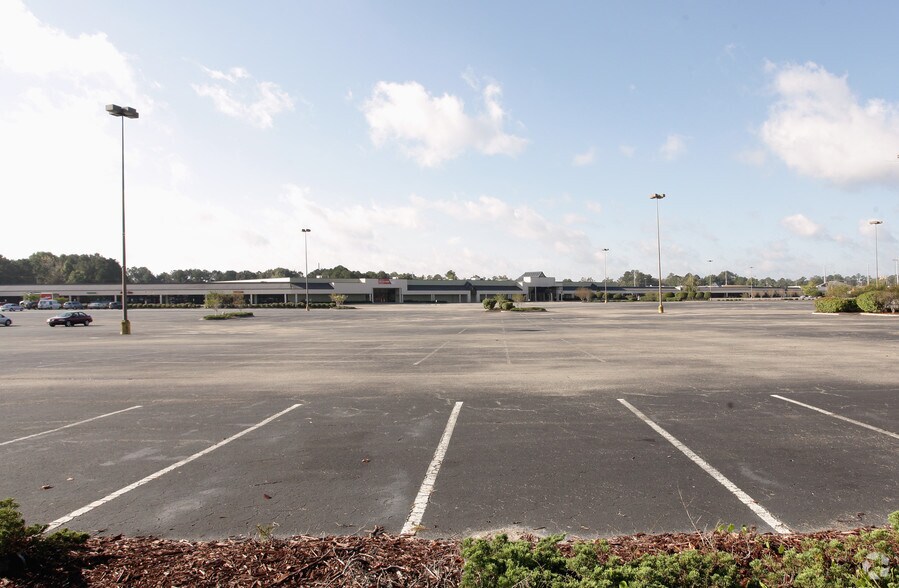 More Photos Of 5101 Ashley Phosphate Rd, North Charleston Unknown For Lease