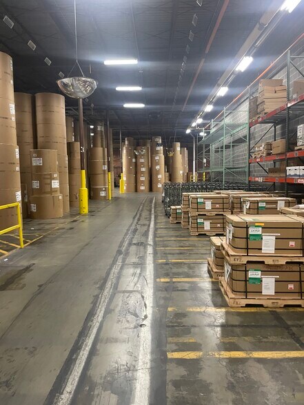 More Photos Of 800 Midway Rd, Menasha Manufacturing For Sale