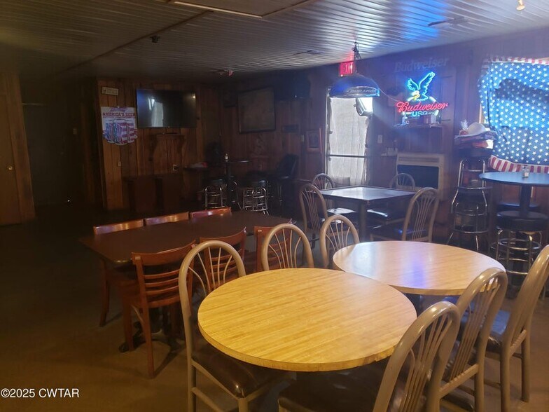 More Photos Of 1053 N Main St, Milan General Retail For Sale