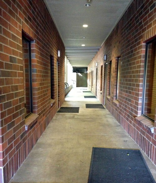 More Photos Of 4035 12th St SE, Salem Office For Lease