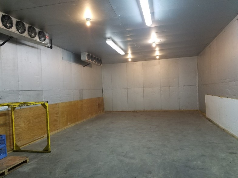 More Photos Of 7724 NW 73rd Ct, Miami Warehouse For Lease