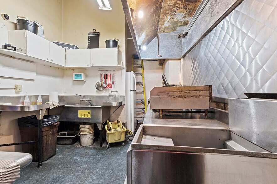 More Photos Of Island Avenue 1173-1175 Island Avenue, McKees Rocks Bar For Sale