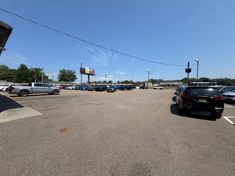 More Photos Of 559 U.S. 10, Saint Cloud Auto Dealership For Sale