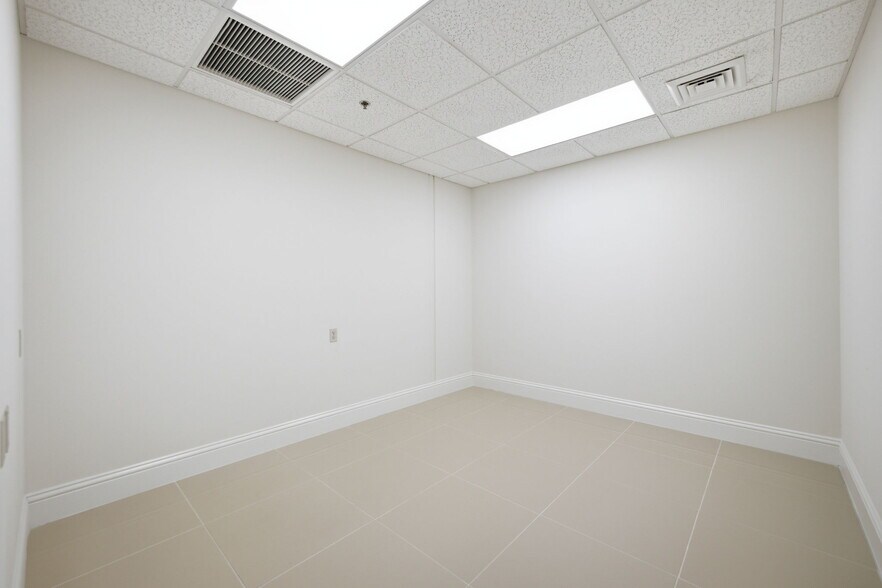 More Photos Of 433 SW 10th St, Ocala Medical For Sale
