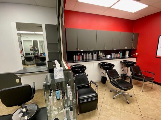 More Photos Of 11175 N Commerce Dr, Champlin Unknown For Lease