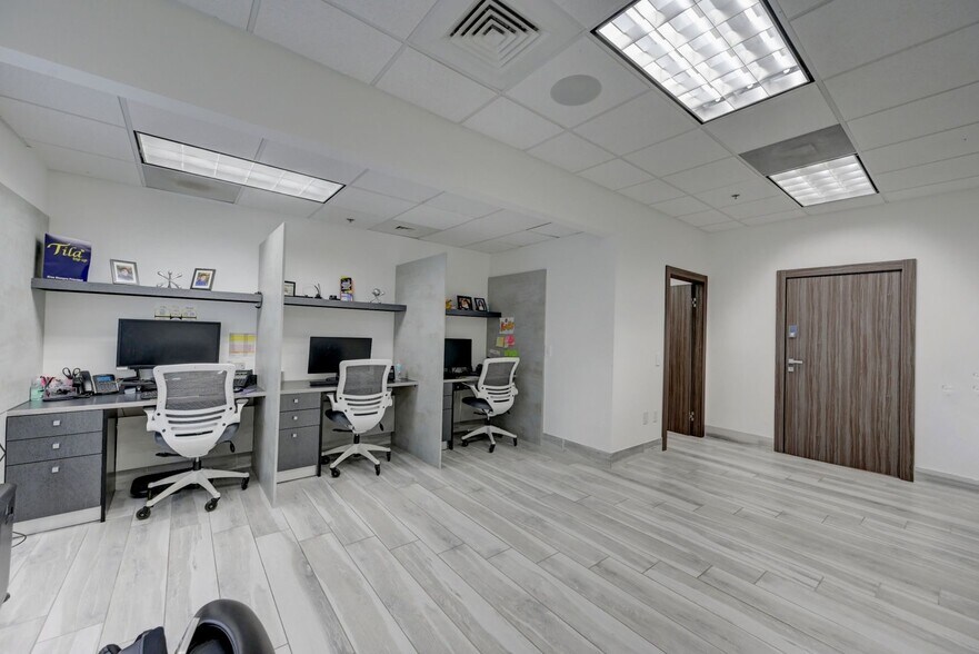 More Photos Of 2957 W Cypress Creek Rd, Fort Lauderdale Office For Sale
