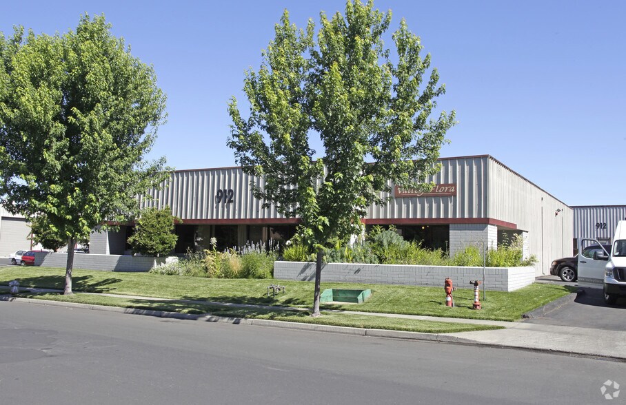More Photos Of 912 Enterprise Way, Napa Warehouse For Lease