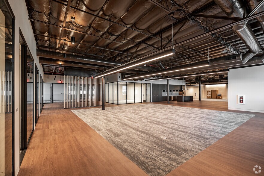 More Photos Of 200 E Baker St, Costa Mesa Loft Creative Space For Lease