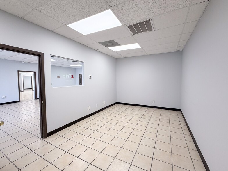 More Photos Of 9600 N I-35, San Antonio Industrial For Lease
