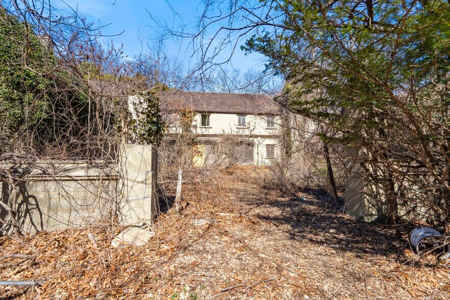 More Photos Of 2340 Cedar Swamp Rd, Glen Head Land For Sale