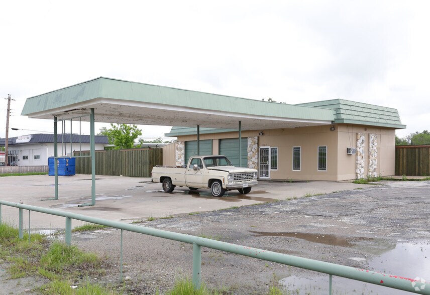 Primary Photo Of 2564 US Highway 80 E, Mesquite Auto Dealership For Lease