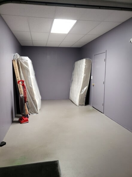 More Photos Of 104 Damon Rd, Northampton Freestanding For Lease