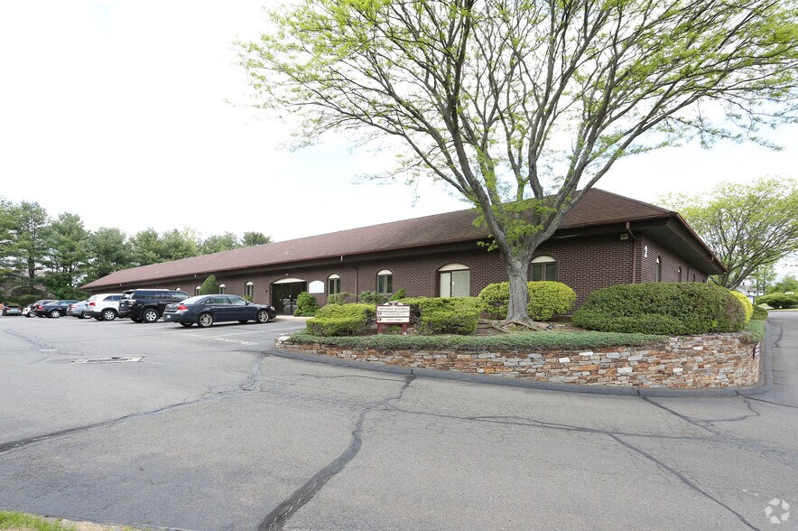 More Photos Of 160 West St, Cromwell Unknown For Lease