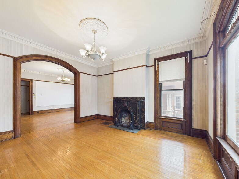 More Photos Of 40 E Genesee St, Auburn Storefront Retail Residential For Lease