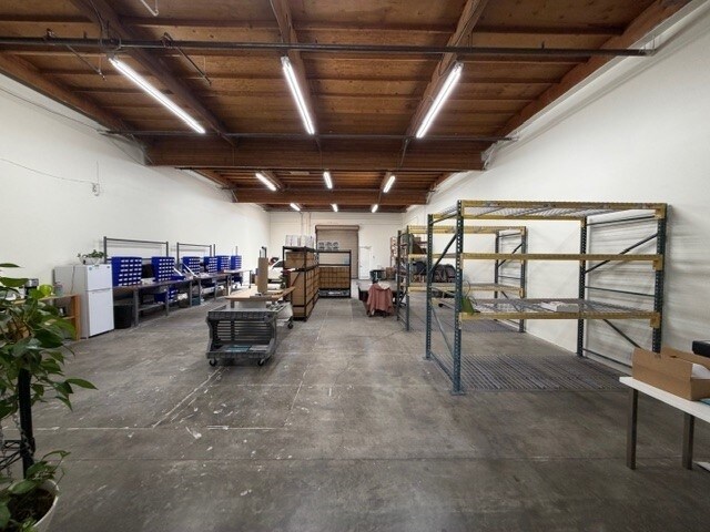 More Photos Of 1386 Poinsettia Ave, Vista Manufacturing For Lease