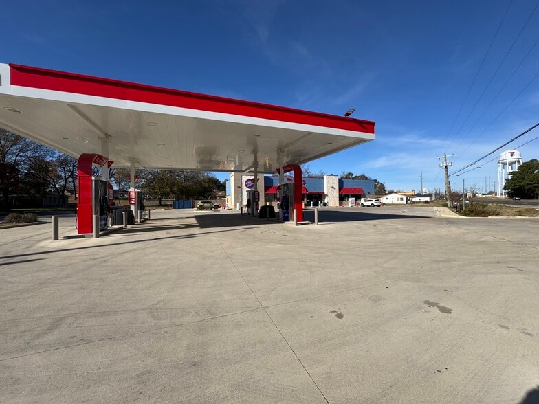 More Photos Of 5315 Troup Hwy, Tyler General Retail For Sale