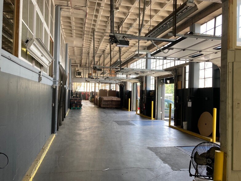More Photos Of 15 Wells St, Southbridge Industrial For Lease