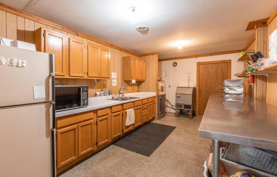 More Photos Of 3166 Highway B, Berger Winery Vineyard For Sale