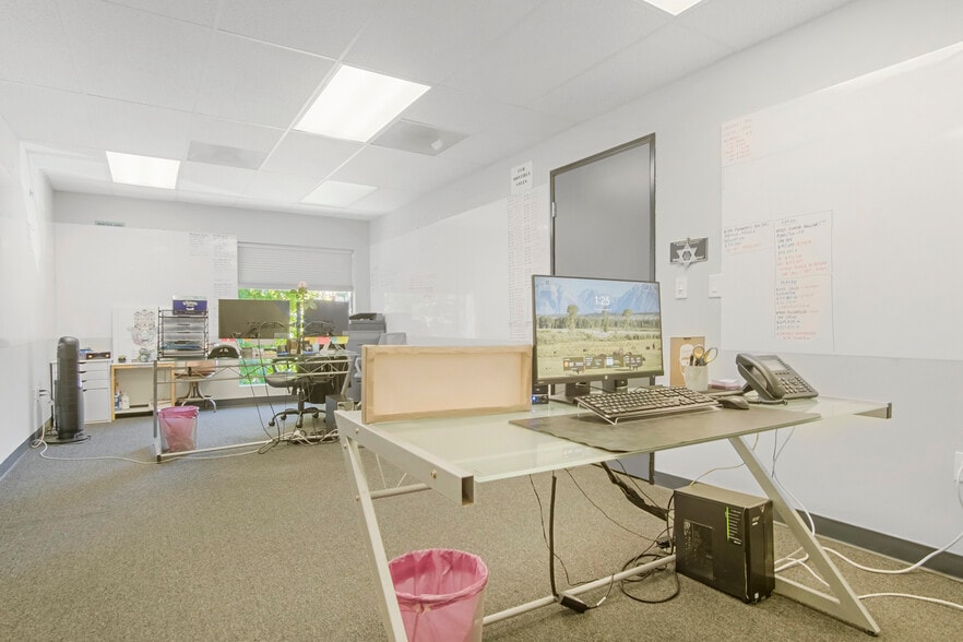 More Photos Of 18709 Topham St, Tarzana Loft Creative Space For Sale