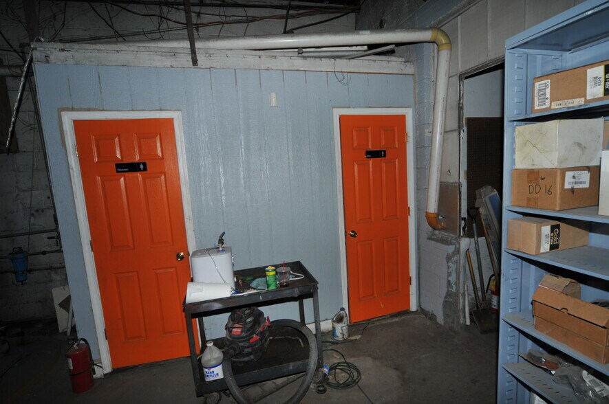 More Photos Of 8131 Maccorkle Ave, Charleston Auto Repair For Sale
