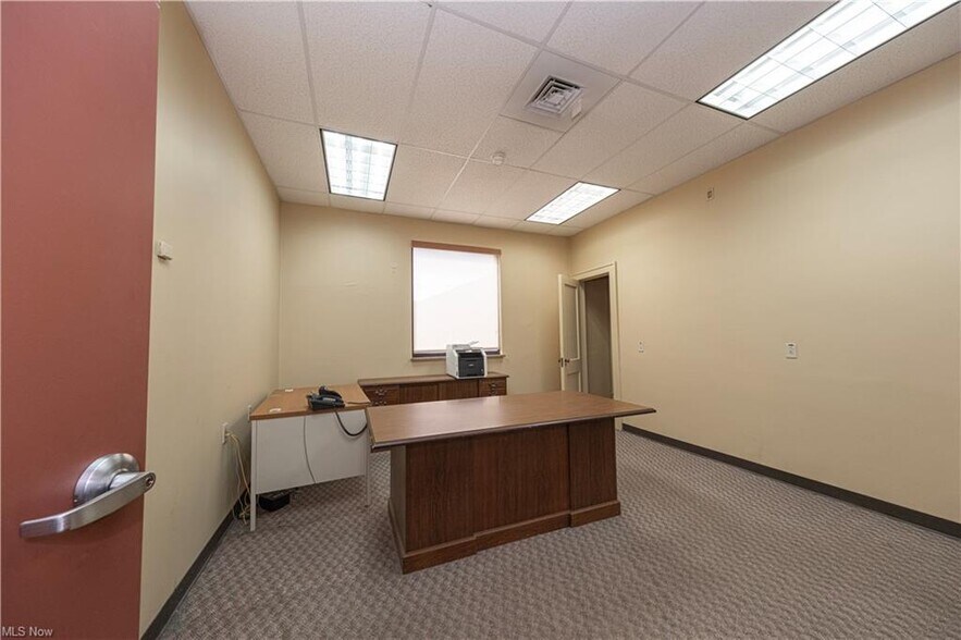 More Photos Of 1439 Sunset Blvd, Steubenville Light Manufacturing For Sale