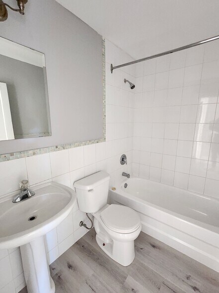 More Photos Of 170 Simcoe St S, Oshawa Apartments For Sale