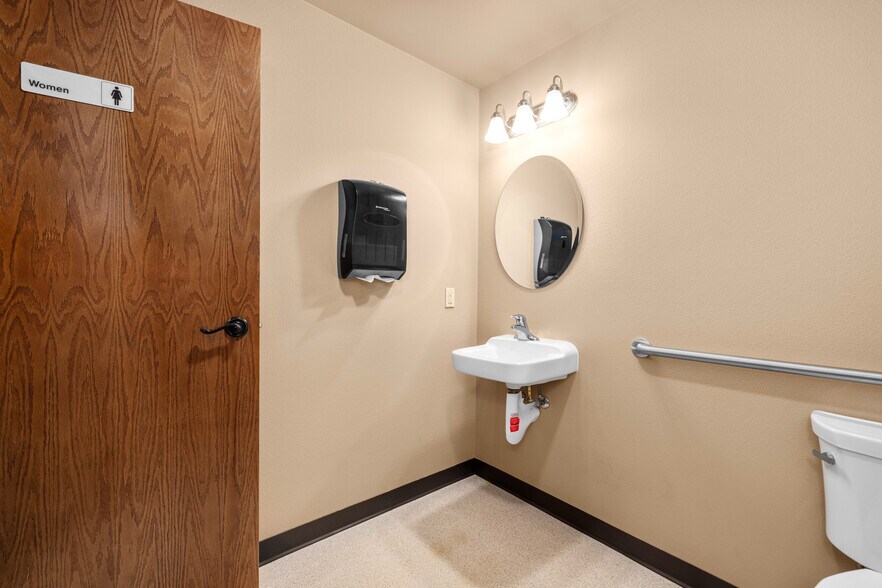 More Photos Of 102 Cooperative Way, Kalispell Office For Sale