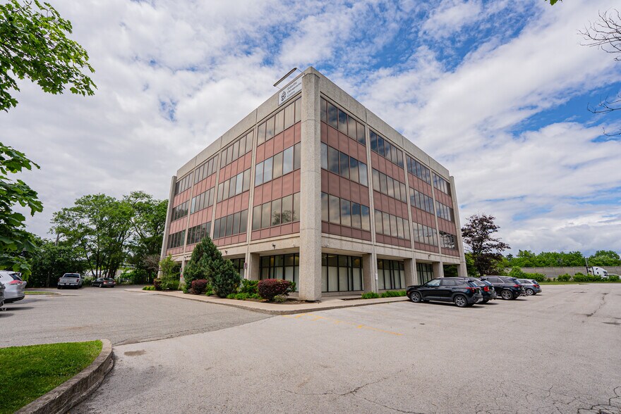 More Photos Of 627 Lyons Ln, Oakville Office For Sale