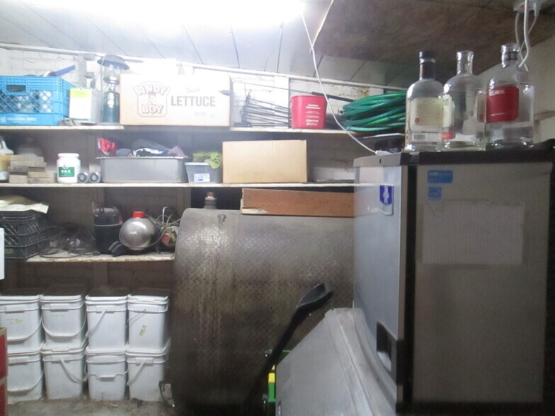 More Photos Of 117 N E St, Lakeview Specialty For Sale