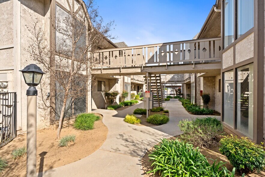 More Photos Of 1550 W Swift Ave, Fresno Apartments For Sale