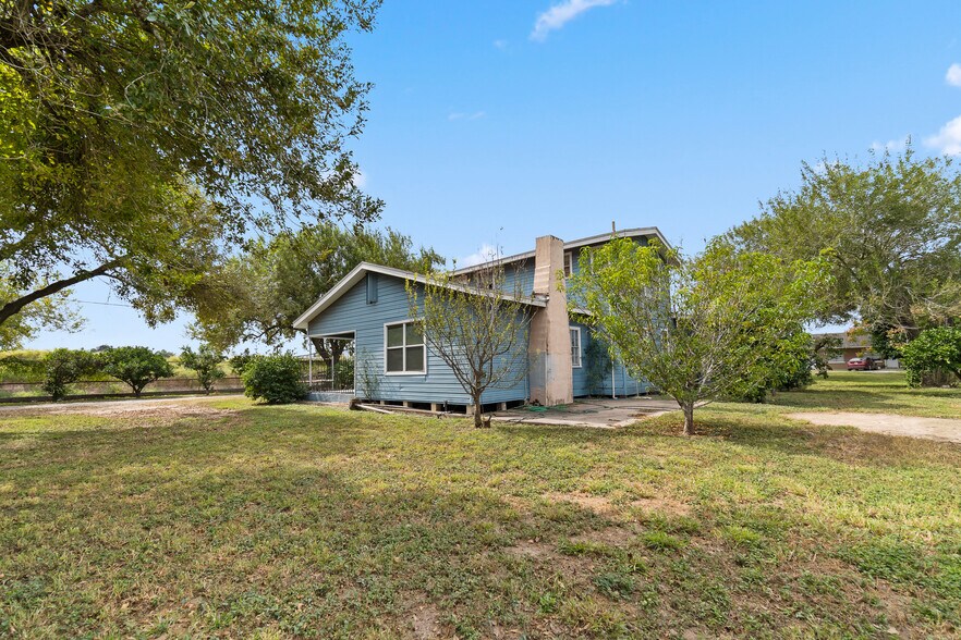 More Photos Of 142 S Val Verde Rd, Donna Apartments For Sale