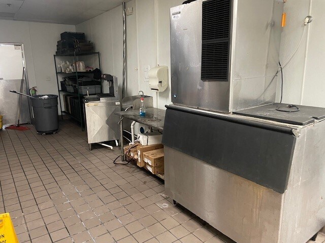 More Photos Of 3001 Bledsoe St, Fort Worth Freestanding For Lease