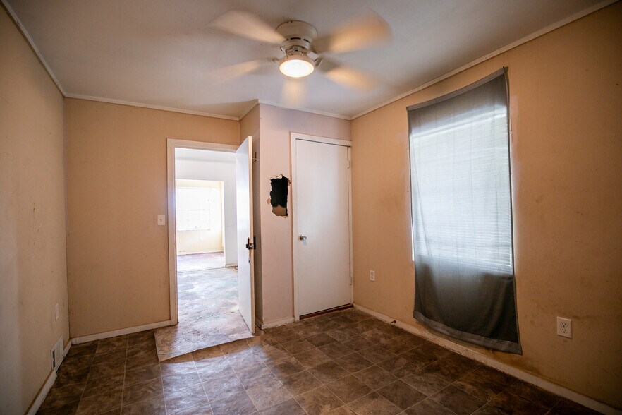 More Photos Of 2747 Eaton ave, Lakeland Specialty For Sale