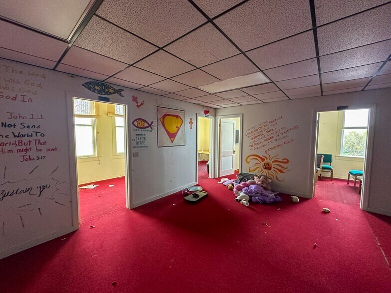 More Photos Of 247 S Barron St, Rusk Religious Facility For Sale