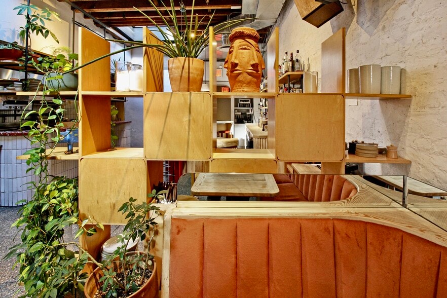 More Photos Of 676 Flushing Ave, Brooklyn Restaurant For Lease