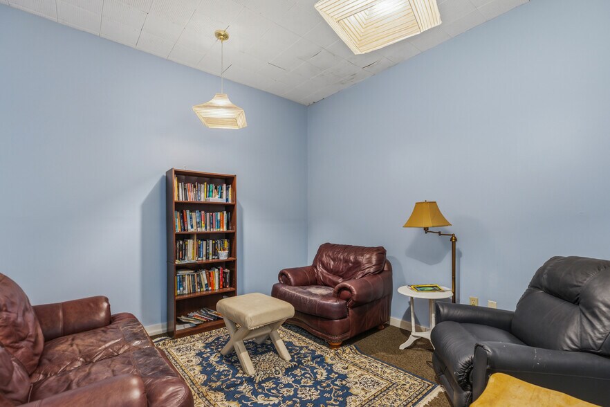 More Photos Of 36 Carpenter Street St, Keene Office For Sale